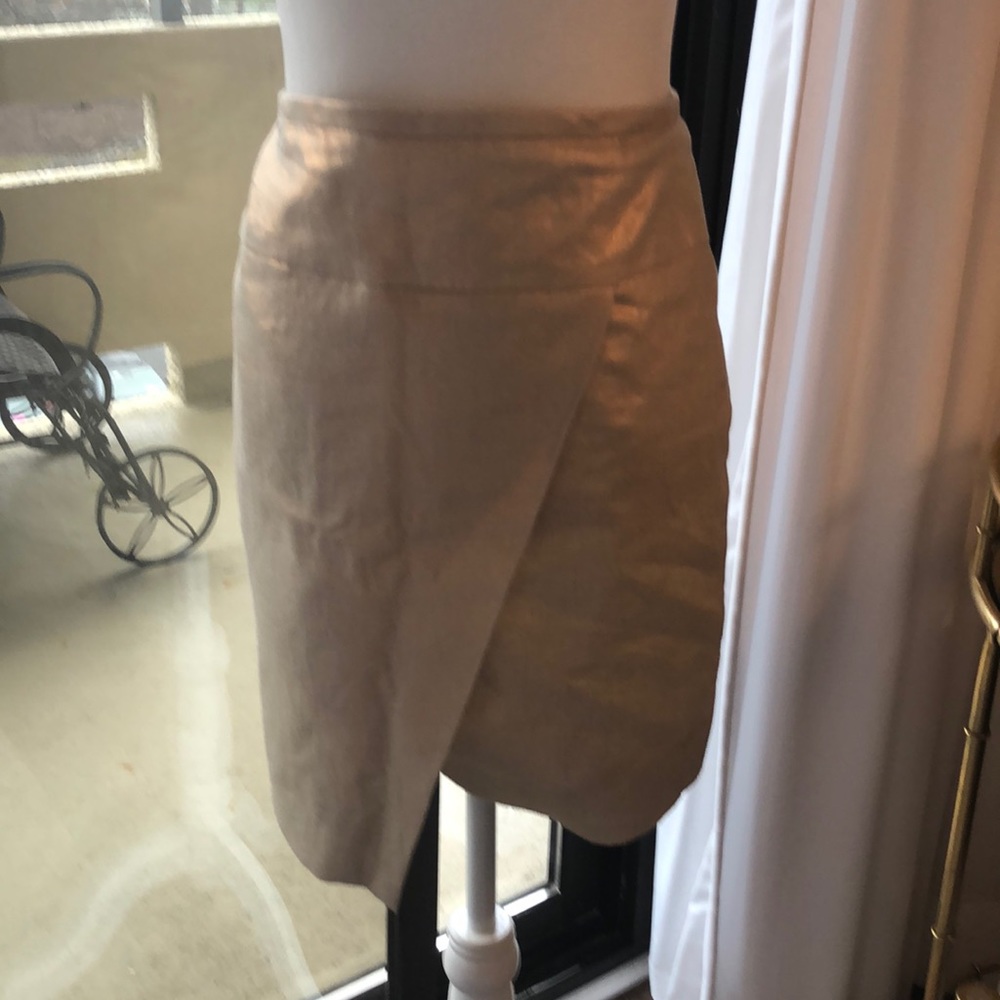 JCREW Size 00 Gold Metallic front slit skirt in excellent condition